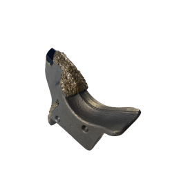 Fixed hammer with adaptable hardfacing for FAE type A shredders