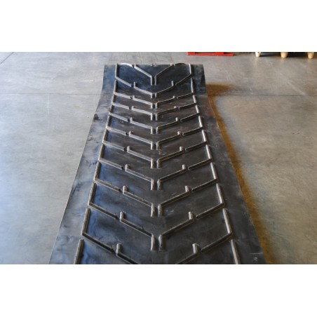 Rear mat adaptable to Komptech Crambo shredders