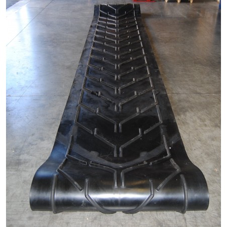 Rear mat adaptable to Komptech Crambo shredders