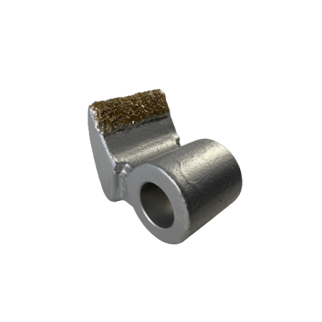 Marteau oscillant avec renforts pour broyeurs forestier côté